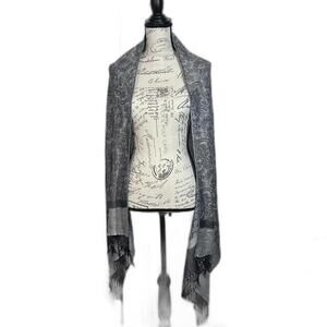 Black and White paisley design blanket‎ scarf